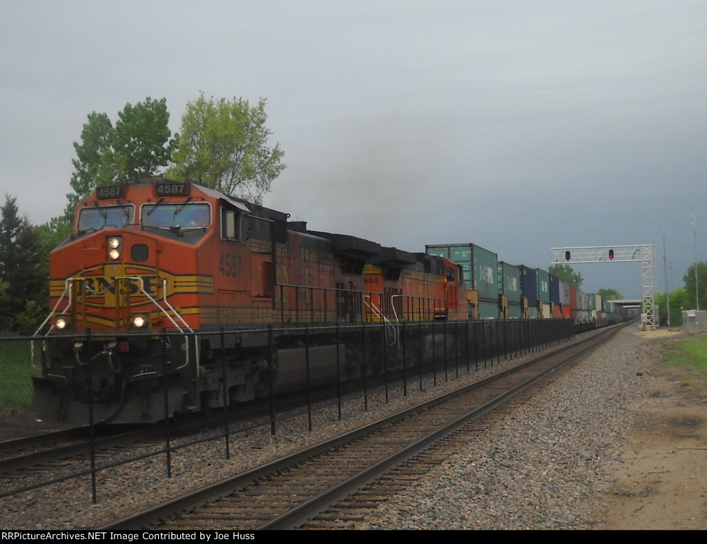 BNSF 4587 East